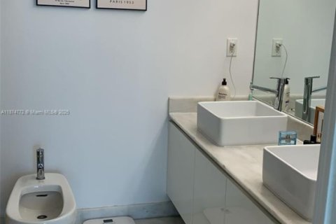 Copropriété à vendre à Miami, Floride: 2 chambres, 107.58 m2 № 1981899 - photo 28