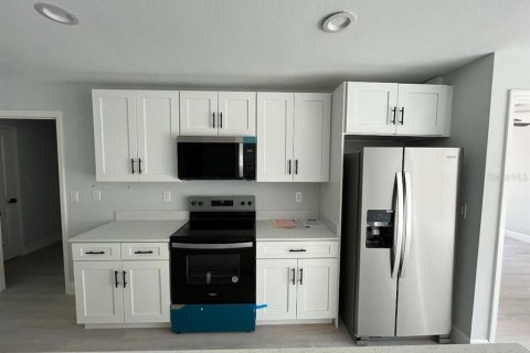 Casa en alquiler en Port Charlotte, Florida, 3 dormitorios, 117.99 m2 № 1680227 - foto 9