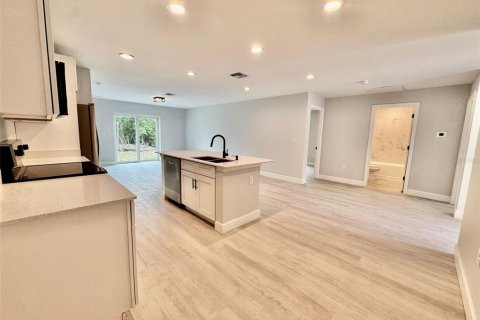 Casa en alquiler en Port Charlotte, Florida, 3 dormitorios, 117.99 m2 № 1680227 - foto 7