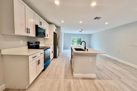 Casa en alquiler en Port Charlotte, Florida, 3 dormitorios, 117.99 m2 № 1680227 - foto 6