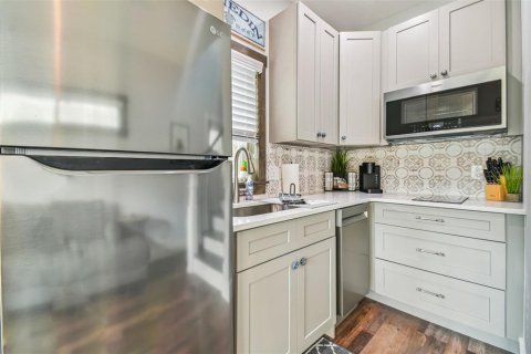 House in Dunedin, Florida 1 bedroom, 59.46 sq.m. № 790263 - photo 7