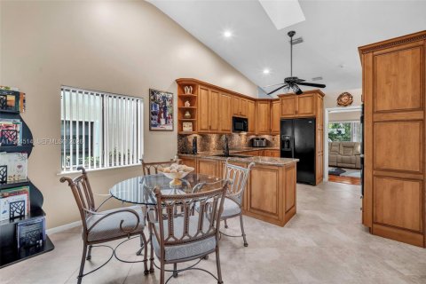 Купить виллу или дом в Тамарак, Флорида 3 комнаты, 237.83м2, № 2027279 - фото 14