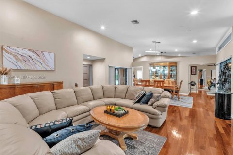 Купить виллу или дом в Тамарак, Флорида 3 комнаты, 237.83м2, № 2027279 - фото 4