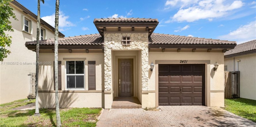Villa ou maison à Homestead, Floride 4 chambres, 130.06 m2 № 1929930