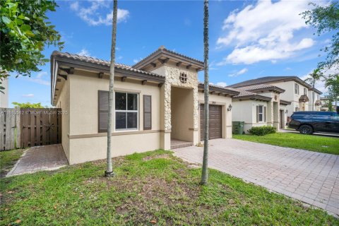 Villa ou maison à vendre à Homestead, Floride: 4 chambres, 130.06 m2 № 1929930 - photo 3