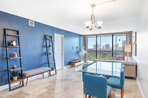 Copropriété à louer à Aventura, Floride: 2 chambres, 107.49 m2 № 1896276 - photo 11