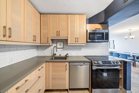 Copropriété à louer à Aventura, Floride: 2 chambres, 107.49 m2 № 1896276 - photo 15