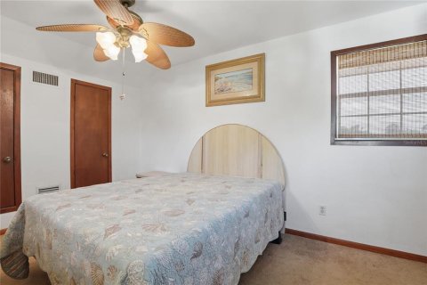 House in Edgewater, Florida 3 bedrooms, 144.93 sq.m. № 2236332 - photo 21