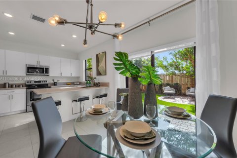 Adosado en venta en Homestead, Florida, 3 dormitorios, 137.77 m2 № 1986435 - foto 10