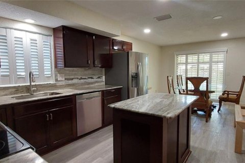 House in Daytona Beach, Florida 4 bedrooms, 109.07 sq.m. № 1690314 - photo 8