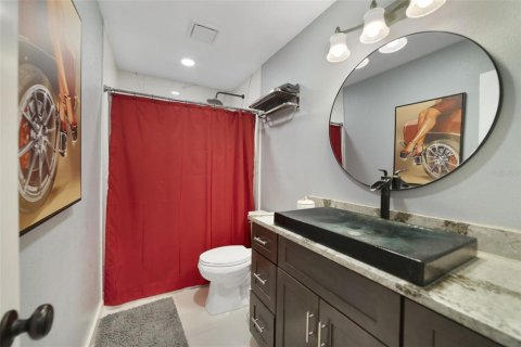 Casa en alquiler en Orlando, Florida, 4 dormitorios, 221.11 m2 № 1910476 - foto 14
