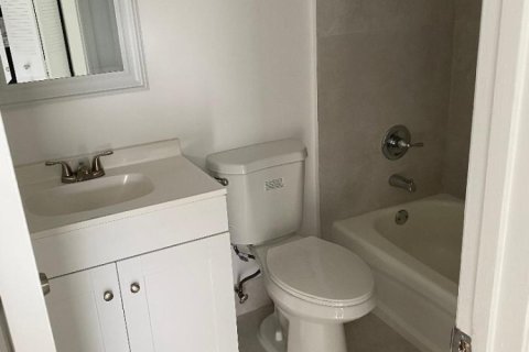 Copropriété à louer à Miami, Floride: 2 chambres, 84.73 m2 № 1189916 - photo 1