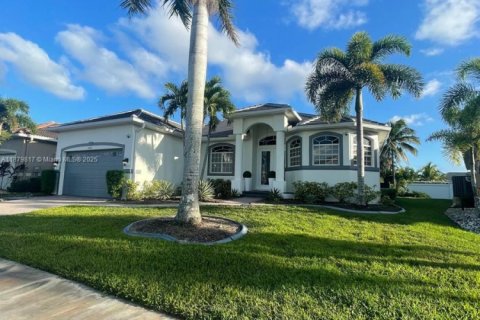 Casa en alquiler en Fort Myers, Florida, 3 dormitorios № 1932108 - foto 2
