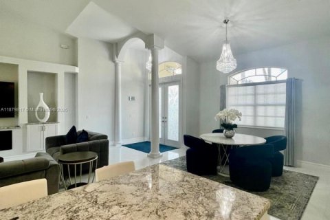 Casa en alquiler en Fort Myers, Florida, 3 dormitorios № 1932108 - foto 10