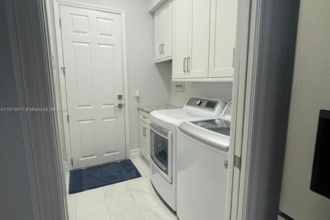 Casa en alquiler en Fort Myers, Florida, 3 dormitorios № 1932108 - foto 25