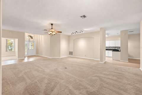 Villa ou maison à vendre à Clermont, Floride: 2 chambres, 188.68 m2 № 2427054 - photo 8