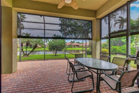 House in Boynton Beach, Florida 4 bedrooms, 268.86 sq.m. № 2394617 - photo 8