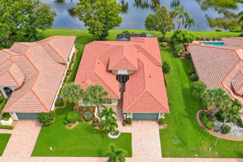 House in Boynton Beach, Florida 4 bedrooms, 268.86 sq.m. № 2394617 - photo 17
