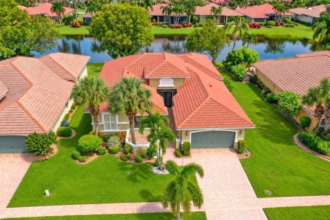 House in Boynton Beach, Florida 4 bedrooms, 268.86 sq.m. № 2394617 - photo 2