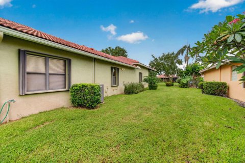 House in Boynton Beach, Florida 4 bedrooms, 268.86 sq.m. № 2394617 - photo 13