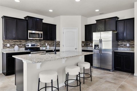 House in Winter Garden, Florida 3 bedrooms, 204.38 sq.m. № 1904769 - photo 10