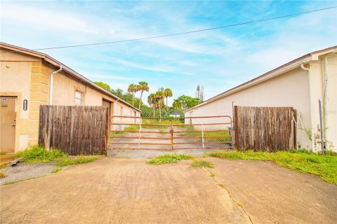 Immobilier commercial à vendre à Titusville, Floride: 459.87 m2 № 2413993 - photo 12