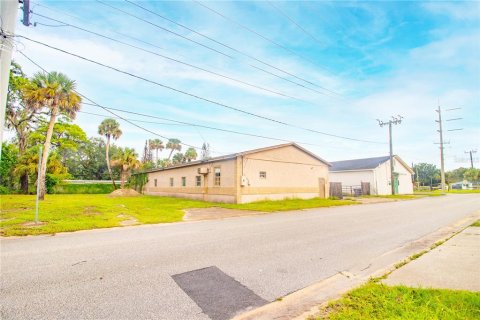 Immobilier commercial à vendre à Titusville, Floride: 459.87 m2 № 2413993 - photo 9