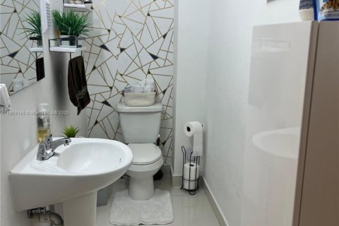 Adosado en venta en Homestead, Florida, 4 dormitorios, 133.22 m2 № 1955625 - foto 11