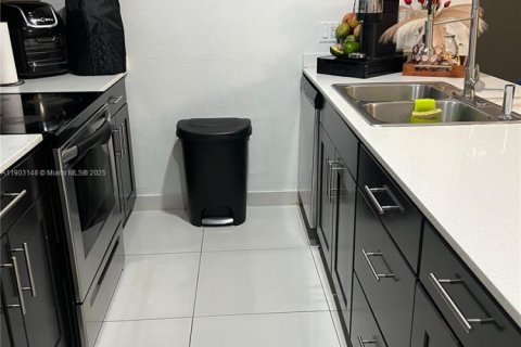 Adosado en venta en Homestead, Florida, 4 dormitorios, 133.22 m2 № 1955625 - foto 7