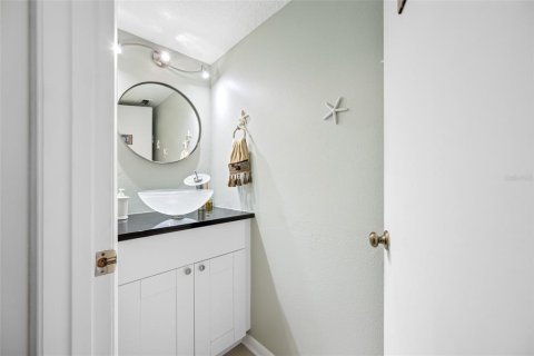 Townhouse in Clearwater, Florida 3 bedrooms, 179.12 sq.m. № 1557077 - photo 25