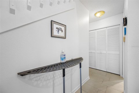 Townhouse in Clearwater, Florida 3 bedrooms, 179.12 sq.m. № 1557077 - photo 26