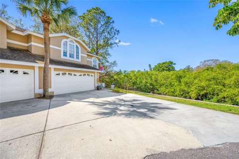 Townhouse in Clearwater, Florida 3 bedrooms, 179.12 sq.m. № 1557077 - photo 2