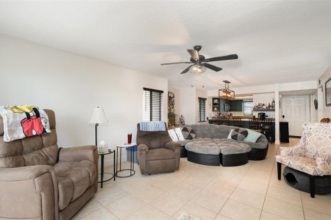 Condo in Cocoa, Florida, 2 bedrooms  № 1628795 - photo 5