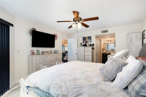 Condo in Cocoa, Florida, 2 bedrooms  № 1628795 - photo 14