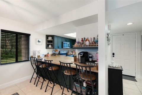 Condo in Cocoa, Florida, 2 bedrooms  № 1628795 - photo 6