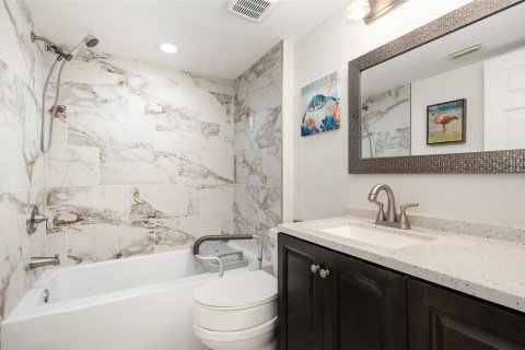Condo in Cocoa, Florida, 2 bedrooms  № 1628795 - photo 19