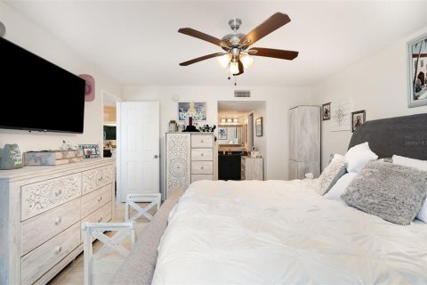Condo in Cocoa, Florida, 2 bedrooms  № 1628795 - photo 13