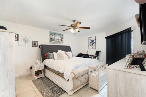 Condo in Cocoa, Florida, 2 bedrooms  № 1628795 - photo 11