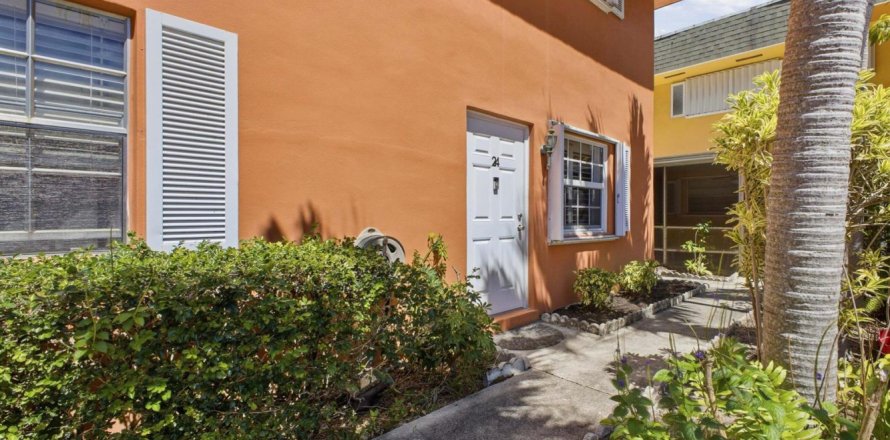 Condo in Hollywood, Florida, 2 bedrooms № 2173299