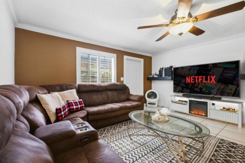 Condo in Hollywood, Florida, 2 bedrooms № 2173299 - photo 6