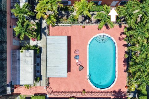 Condo in Hollywood, Florida, 2 bedrooms № 2173299 - photo 3