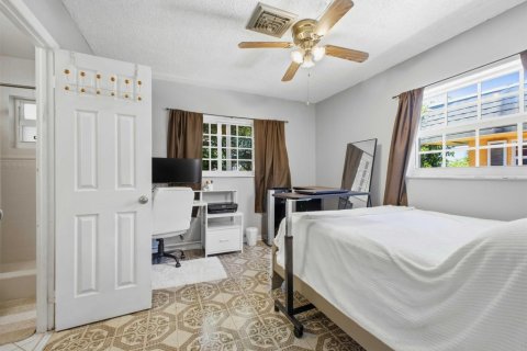 Condo in Hollywood, Florida, 2 bedrooms № 2173299 - photo 22