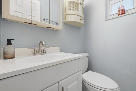 Condo in Hollywood, Florida, 2 bedrooms № 2173299 - photo 11