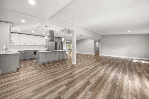 House in Winter Park, Florida 4 bedrooms, 255.48 sq.m. № 1894621 - photo 15