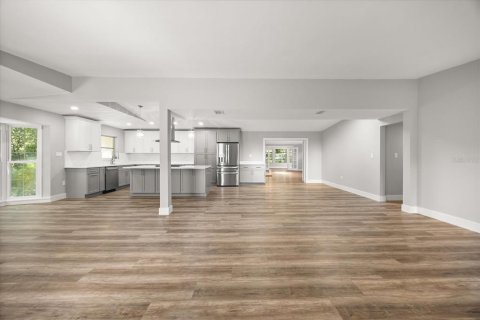 House in Winter Park, Florida 4 bedrooms, 255.48 sq.m. № 1894621 - photo 6