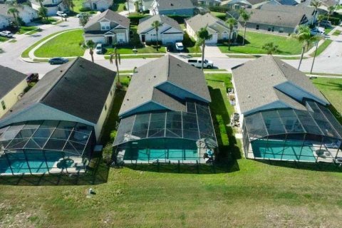 House in Clermont, Florida 3 bedrooms, 146.97 sq.m. № 2200818 - photo 3