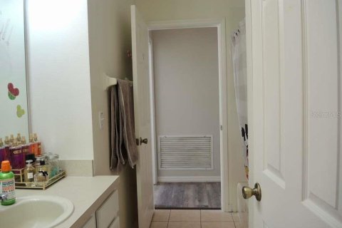 House in Clermont, Florida 3 bedrooms, 146.97 sq.m. № 2200818 - photo 11