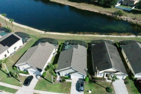 House in Clermont, Florida 3 bedrooms, 146.97 sq.m. № 2200818 - photo 5