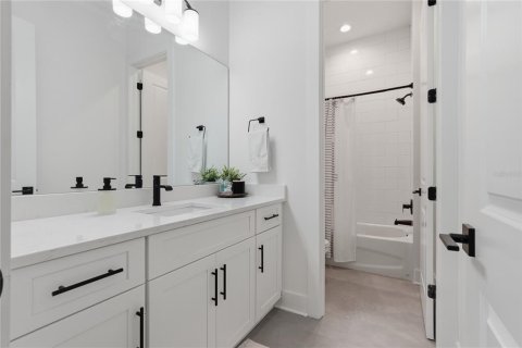 Villa ou maison à vendre à Tampa, Floride: 4 chambres, 309.18 m2 № 2157005 - photo 26