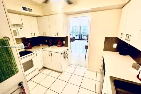 Condominio en alquiler en Hollywood, Florida, 1 dormitorio, 73.39 m2 № 1979523 - foto 9